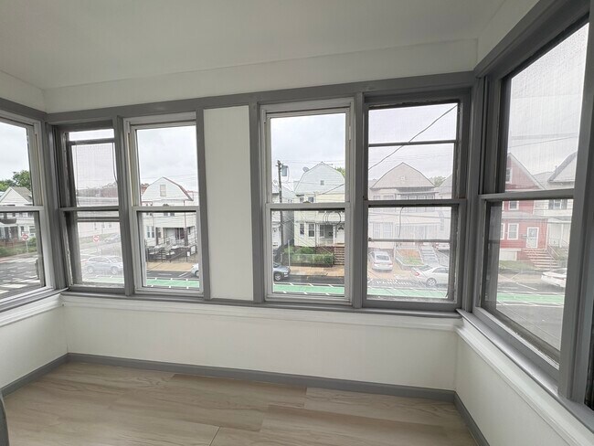 Foto del edificio - 74 Warner Ave