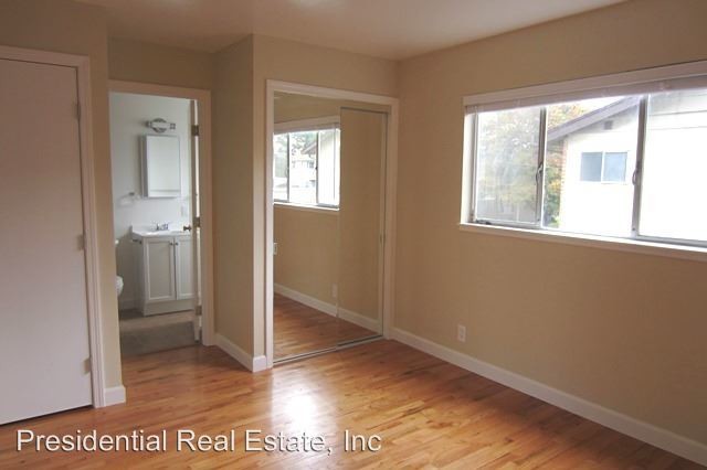 Foto del edificio - 2501 Skylark Dr