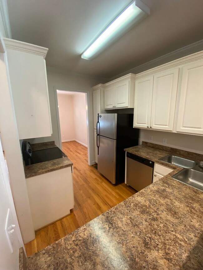 Foto del edificio - 399 Wormwood Ln