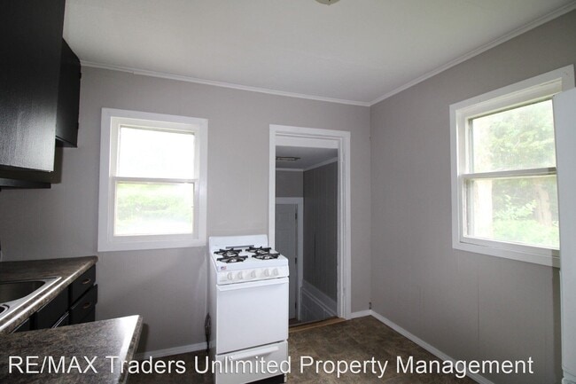 Building Photo - 1 br, 1 bath House - 916 Springfield Rd.