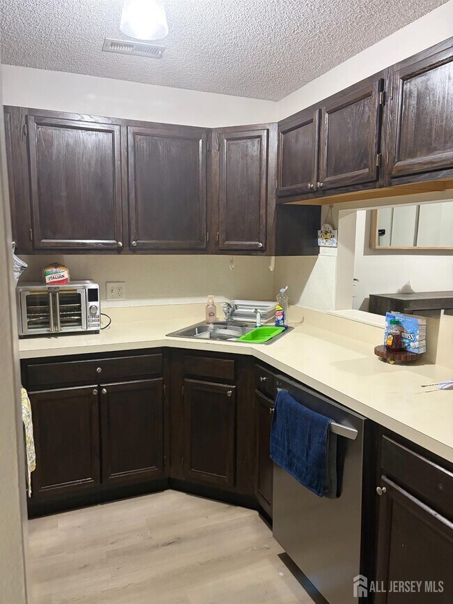 Foto del edificio - 4403 Aberdeen Dr