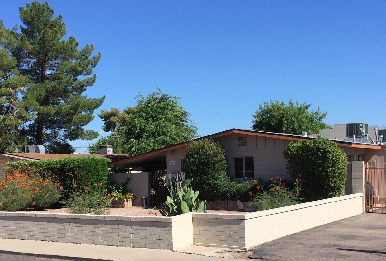 street view - 2030 E Glenrosa Ave