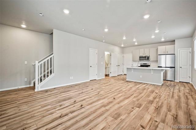 Building Photo - 9264 Lytle Grv