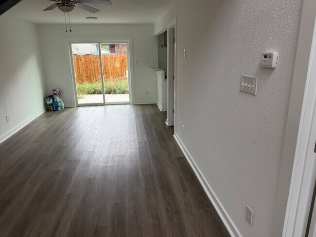 Foto del edificio - 7651 Oak Chase