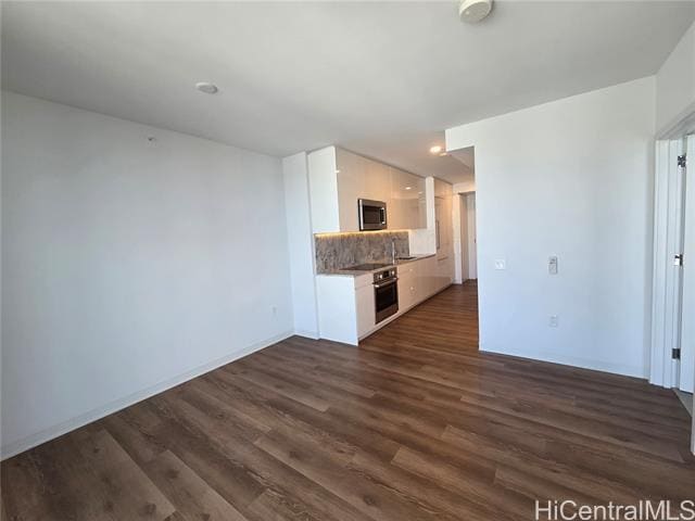 Building Photo - 987 Queen St