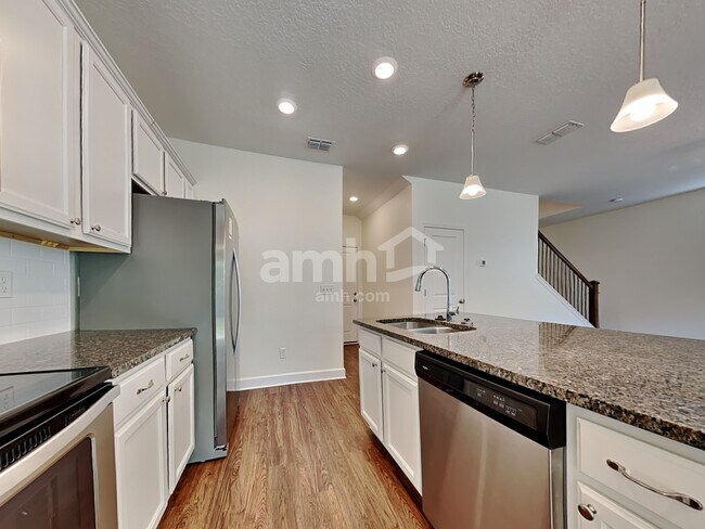 Building Photo - 8481 Highfield Avenue
