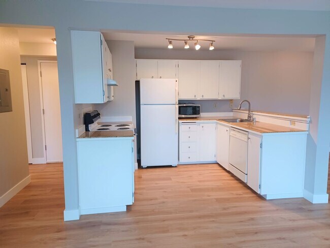 Foto del edificio - Spacious N. Queen Anne 1Bed/1Bath with pri...