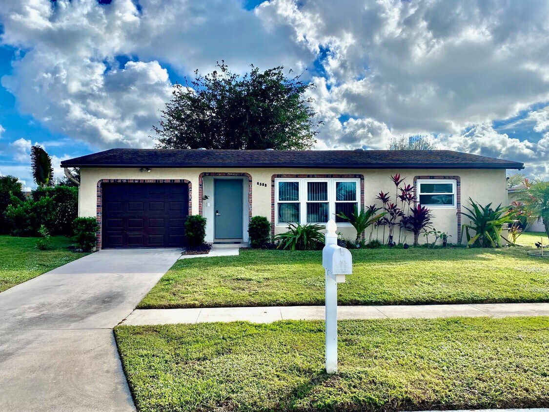 Foto principal - 6388 Sleepy Willow Way