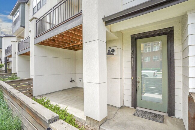 Building Photo - $2,680 - 2 Bed, 2.5 Bath Townhome in Broom...