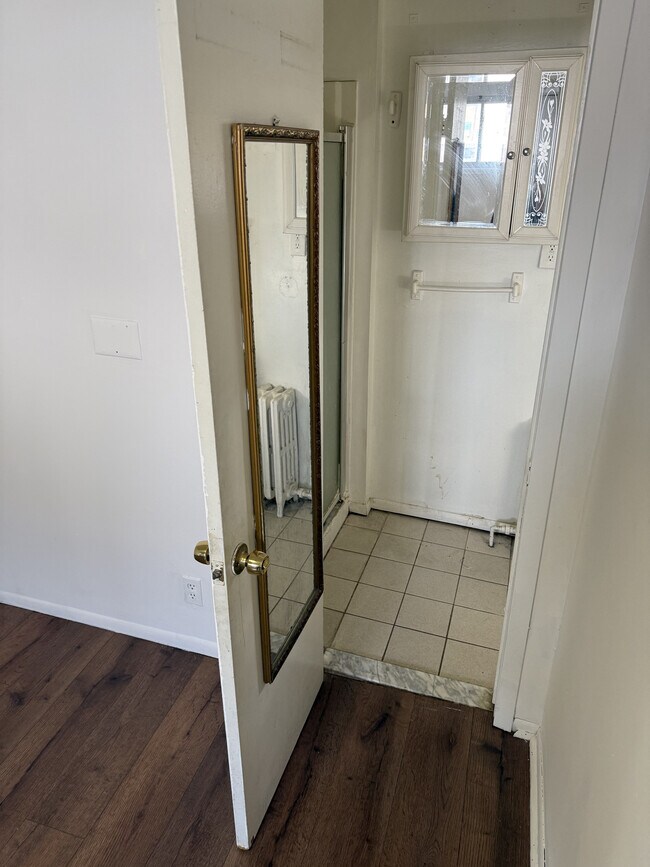 Foto del edificio - 831 King Georges Rd