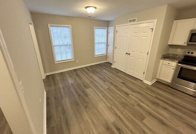 Foto del edificio - 4152 Brook Creek Ln