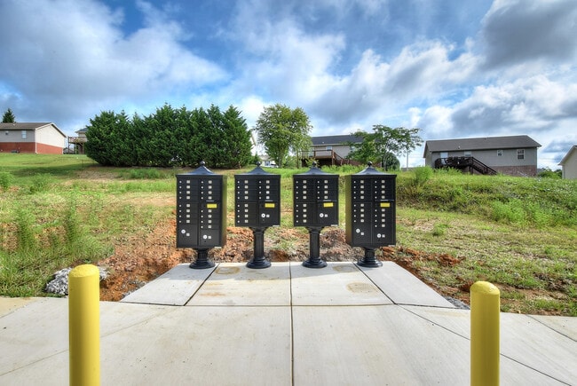 Building Photo - 2074 Haystack Cir