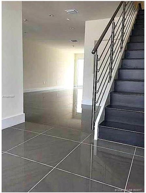 Foto del edificio - 10468 NW 66th St