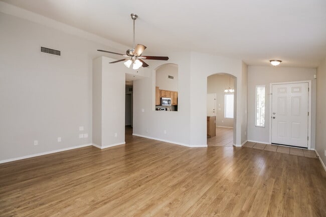 Building Photo - 1051 N San Benito Dr