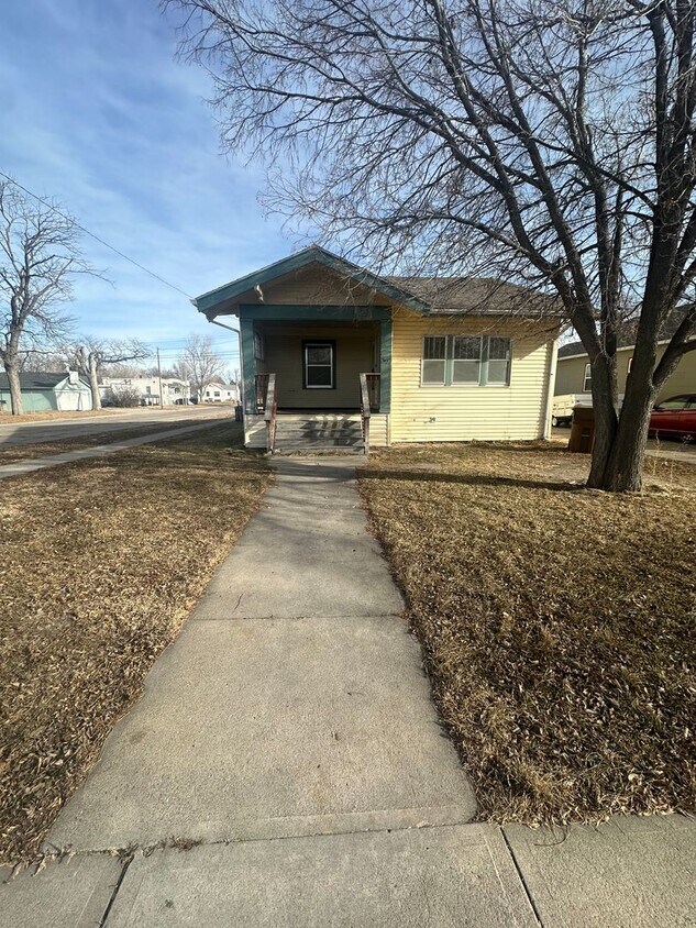 Primary Photo - Spacious, pet friendly home!