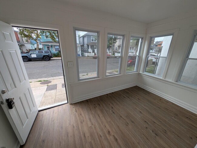 Building Photo - 1111 Adriatic Ave