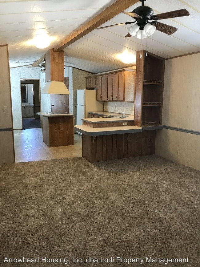Foto del edificio - 8415 E Harney Ln