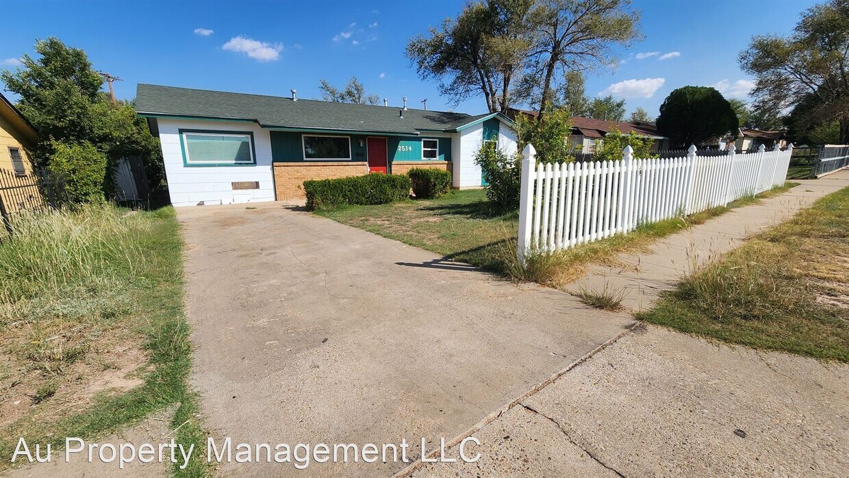 Primary Photo - 4 br, 1.5 bath House - 2514 REDONDO DR