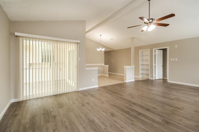 Foto del edificio - 5606 Dove Forest Ln