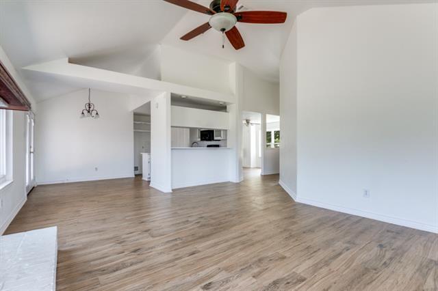 Foto del edificio - 8029 Rice Dr