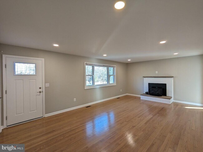 Building Photo - 5704 Artemus Rd