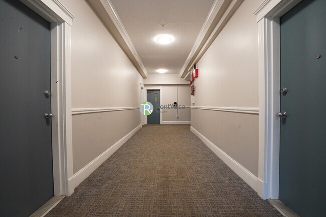 Building Photo - 82 Brainerd Rd