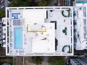 Building Photo - 260 S Osceola Ave