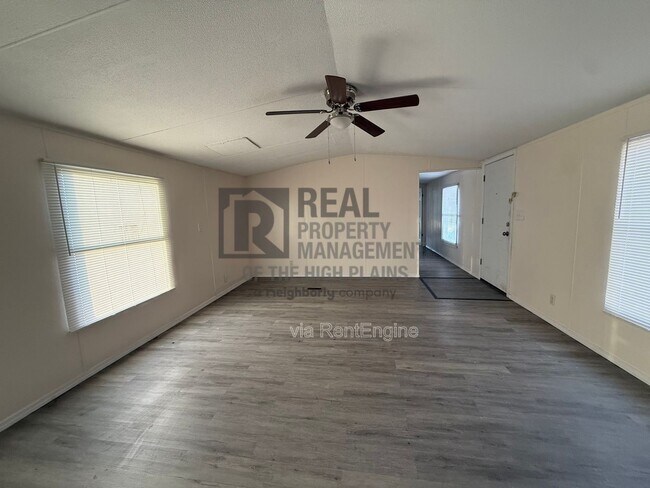 Foto del edificio - 8230 Upton Rd