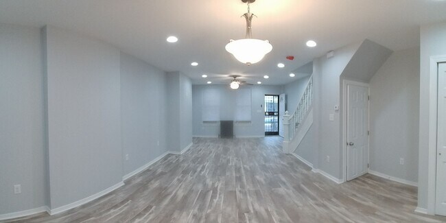Building Photo - Now Showing!