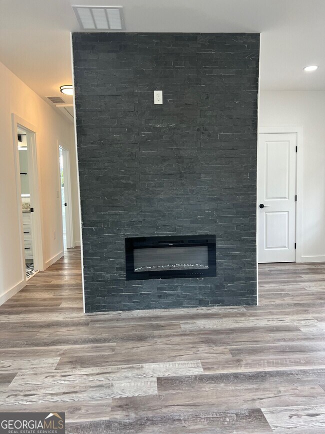 Foto del edificio - 2390 Beecher Rd SW