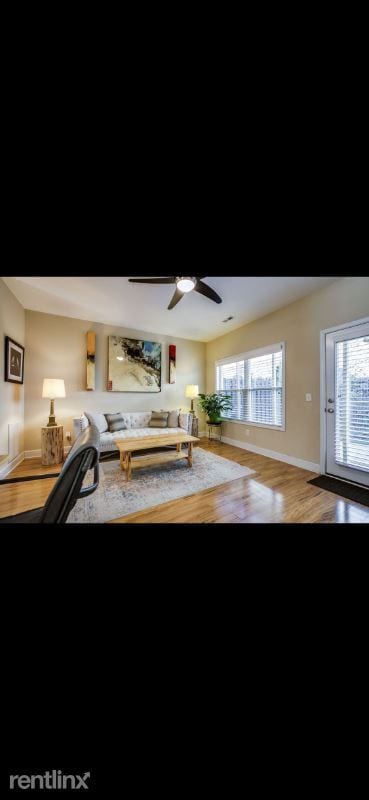 Building Photo - 2 br, 2.5 bath Townhome - 2007 Pinecrest Dr