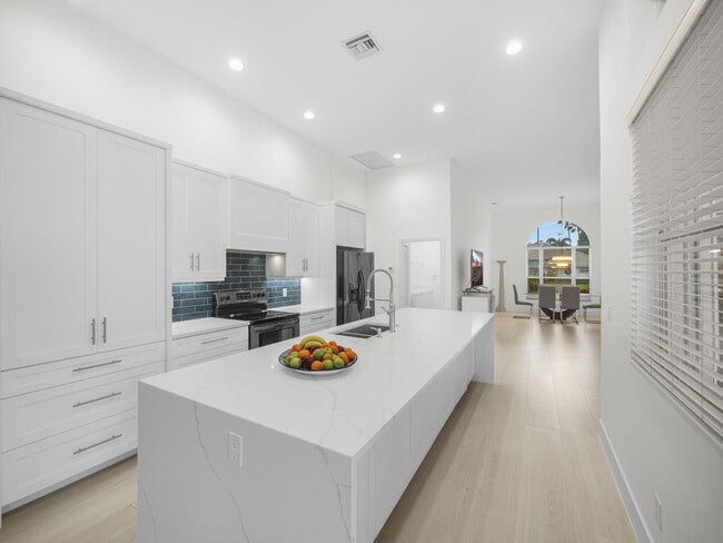 Foto del edificio - 9070 Cypress Hollow Dr