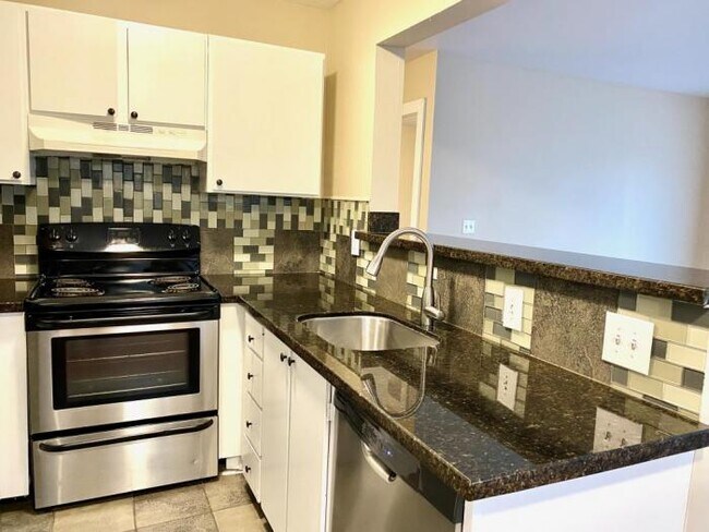 Building Photo - 1 bedroom in Seattle WA 98102