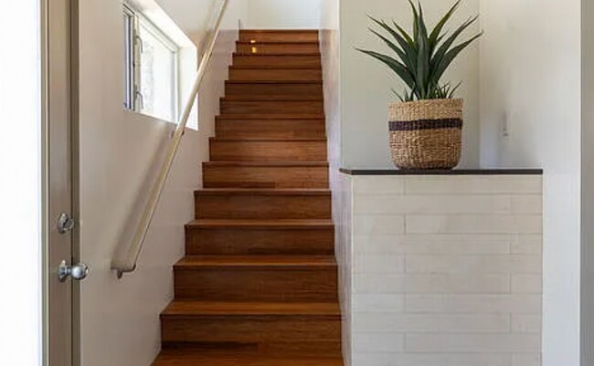 Entrance stairs - 11808 Washington Pl