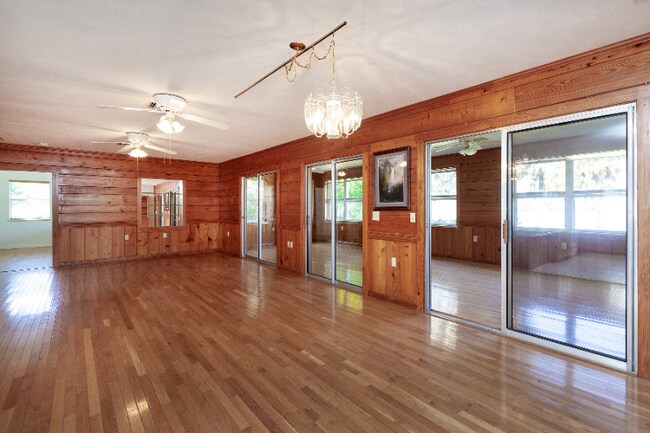 Building Photo - 331 Roberts Rd