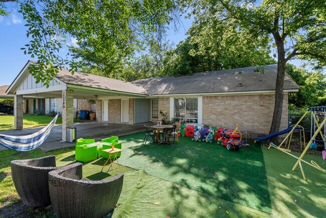 Building Photo - 10503 Little Pebble Drive, Unit B