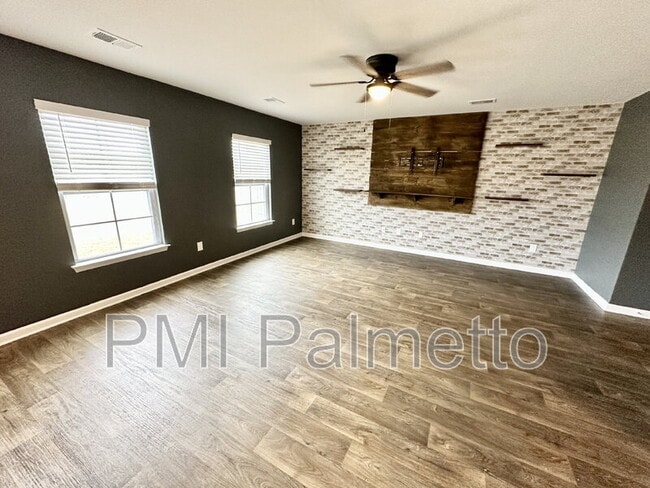 Building Photo - 335 Chetsley Dr