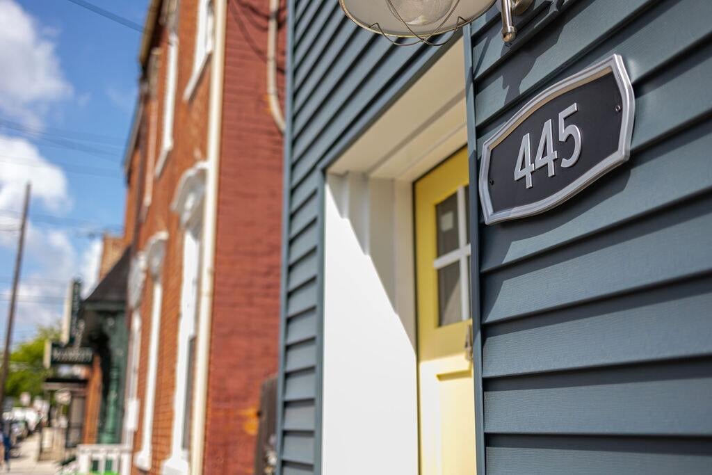 Primary Photo - 445 W Lemon St