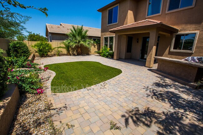 Foto del edificio - 4035 E Bellerive Dr