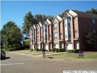 Primary Photo - 1027 Riley St