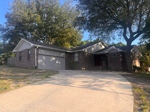 Building Photo - 310 Fairwood Dr