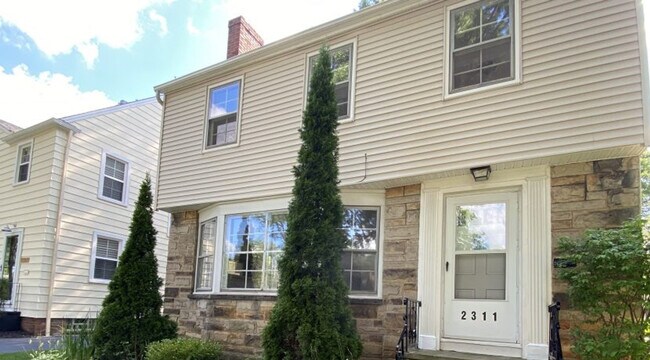 Foto del edificio - 2336 Canterbury Rd