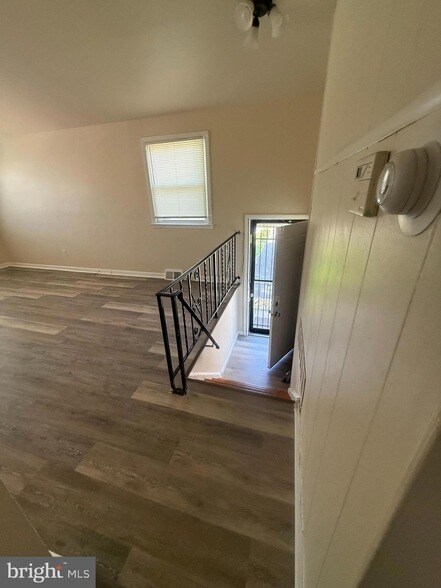 Foto del edificio - 1336 E Upsal St