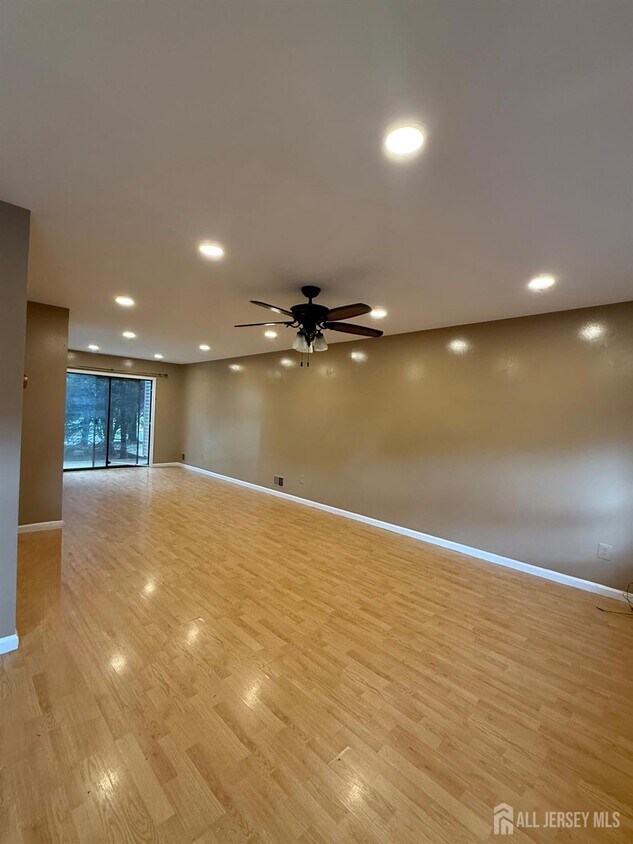 Primary Photo - 2802 Deerfield Dr