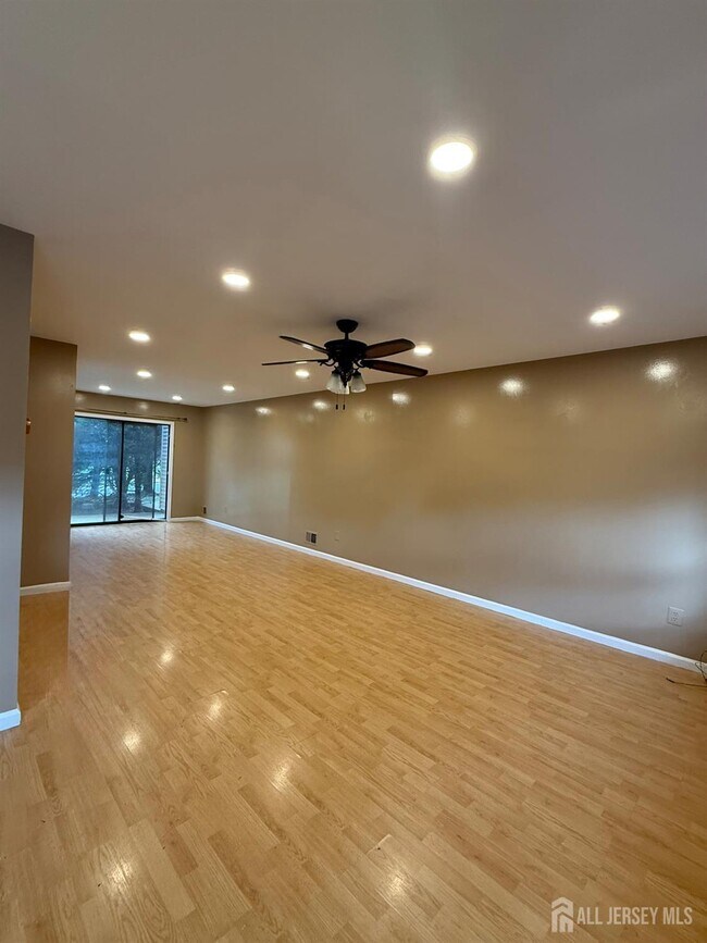 Foto del edificio - 2802 Deerfield Dr