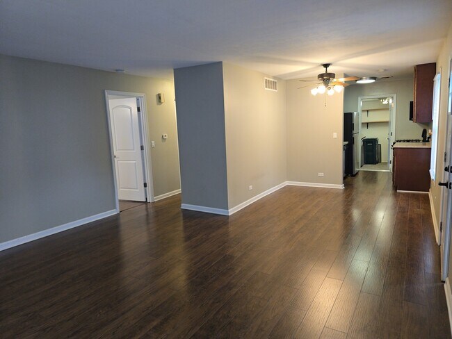 Foto del edificio - 310 Russet Way