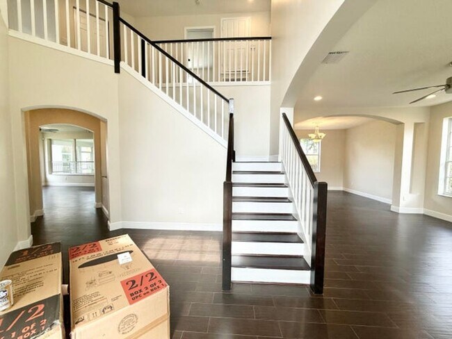 Building Photo - 12902 Hyland Cir