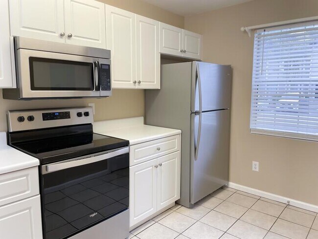 Foto del edificio - 4715 Brookwood Dr