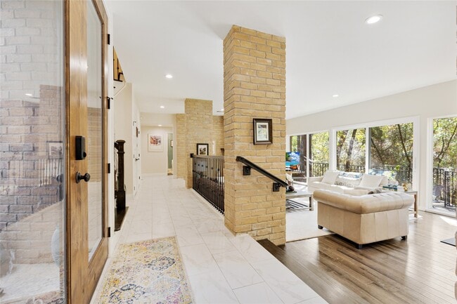 Foto del edificio - 201 Vanderpool Ln