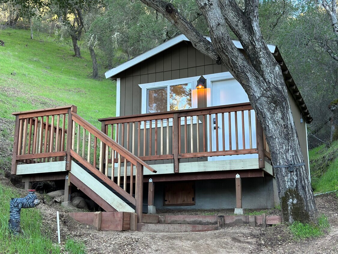 Primary Photo - 6321 Parkhill Rd